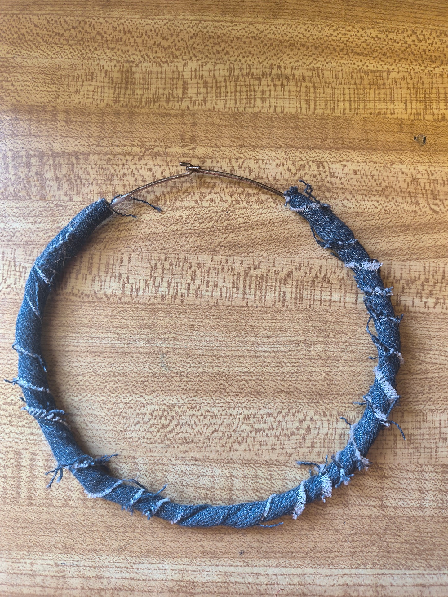 RUGGED JEANS NECKLACE