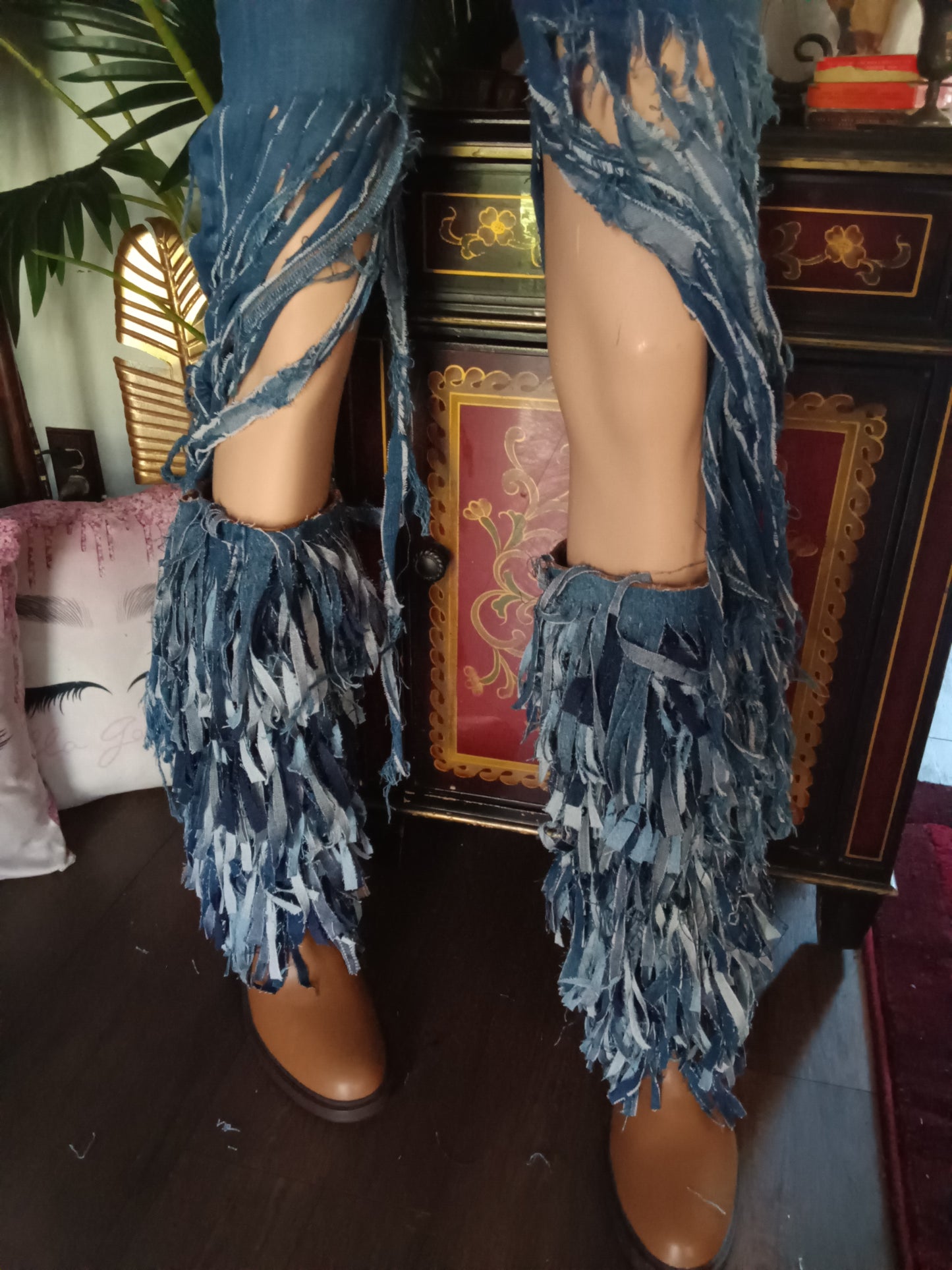 RUGGED SHAGGY BOOTS