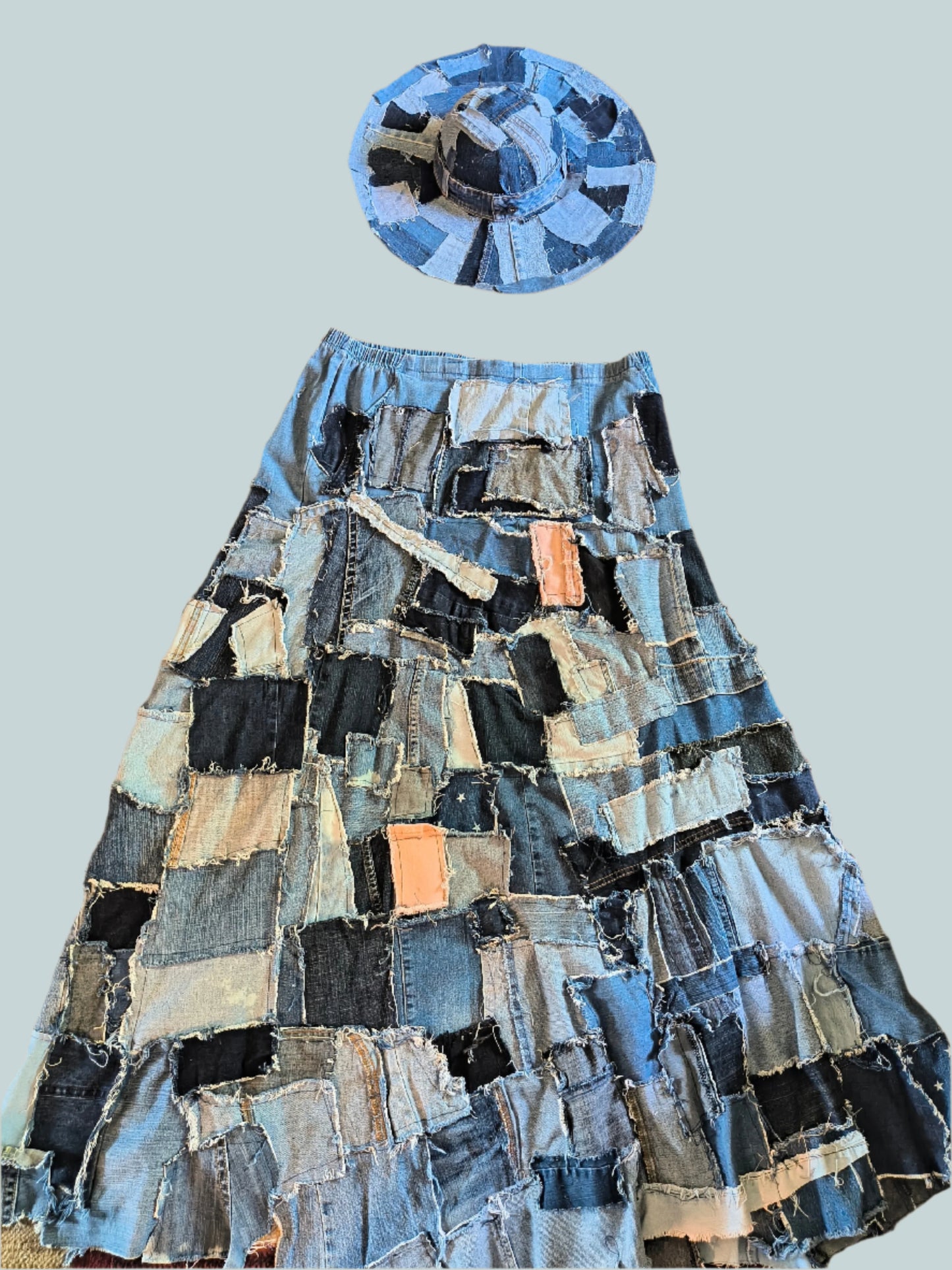 RUGGED STYLE PATCH DENIM SKIRT WITH RUGGED STYLE DERBY HAT